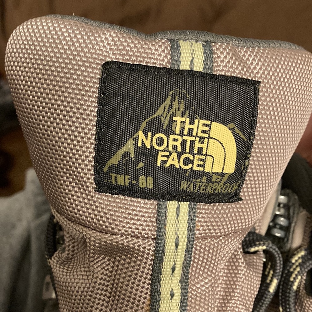 NWT North Face hiking boots - Picture 14 of 14